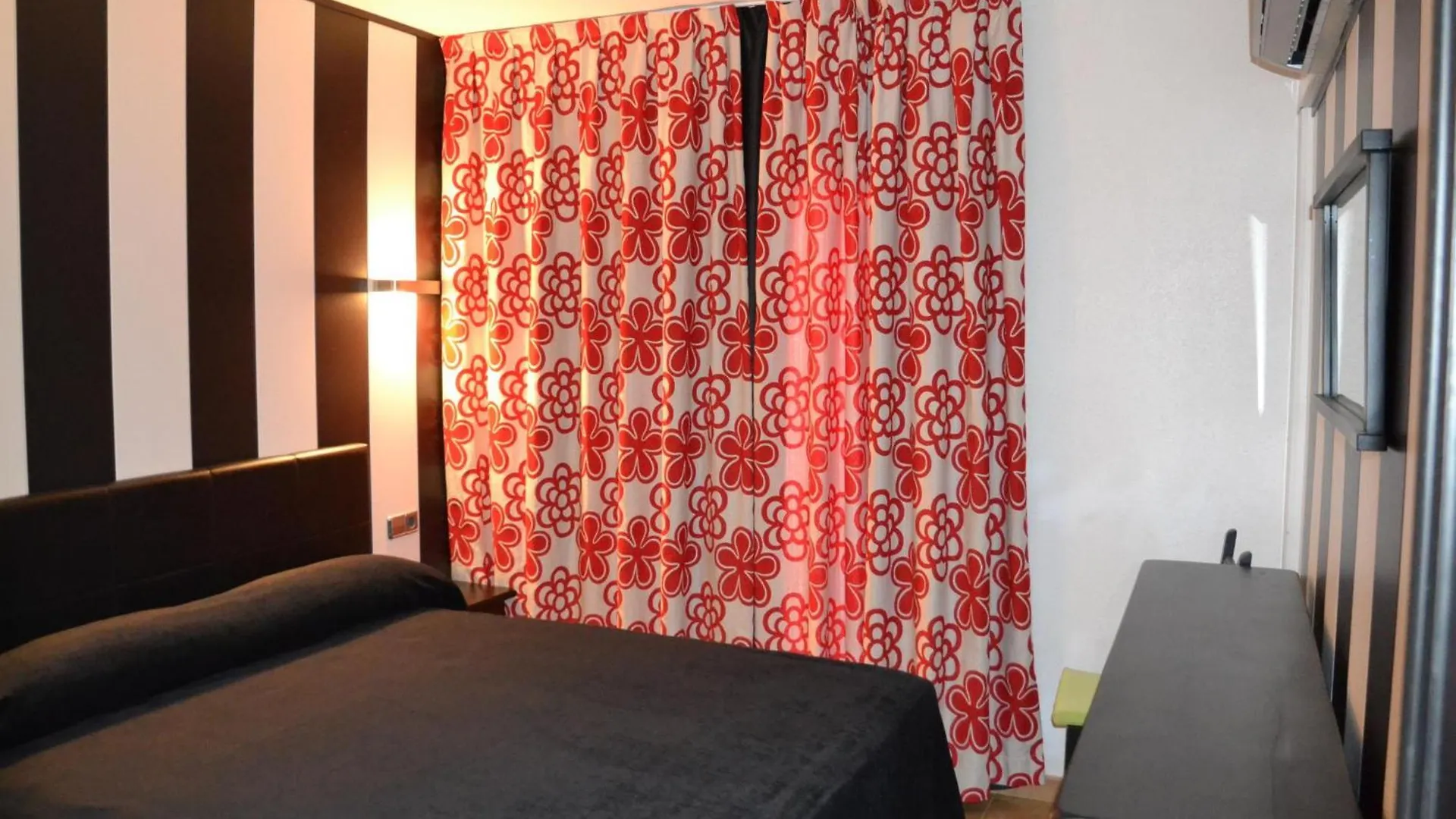 Pineda Beach 42 - L'Estartit, Center - Es-323-38 Apartment